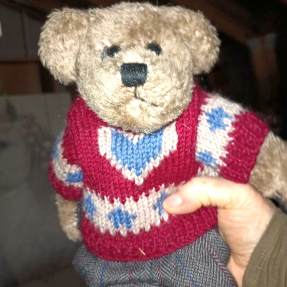 BOYD'S BEAR WITH SWEATER!